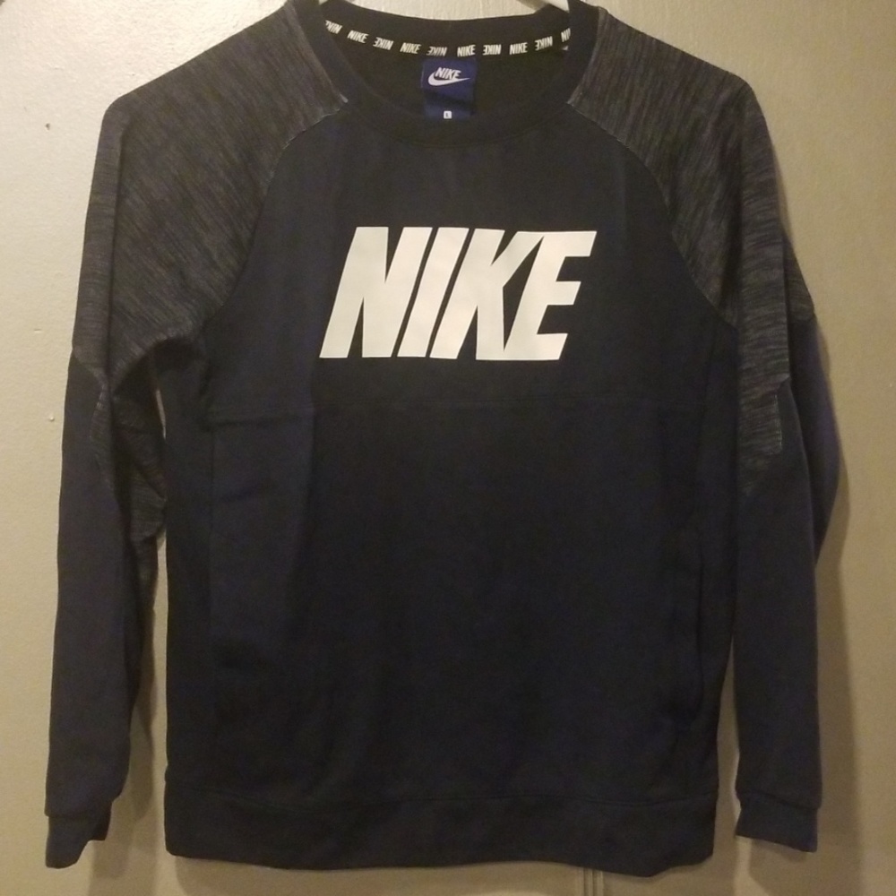 Nike Sweatshirt with Pockets